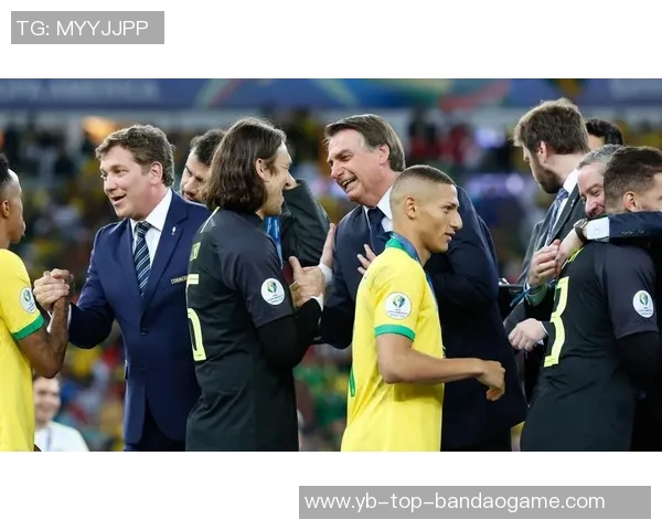 克鲁塞罗门将卡西奥遭队友膝盖撞击意外休克紧急被换下 克鲁塞罗门将卡西奥遭队友膝盖撞击意外休克紧急被换下