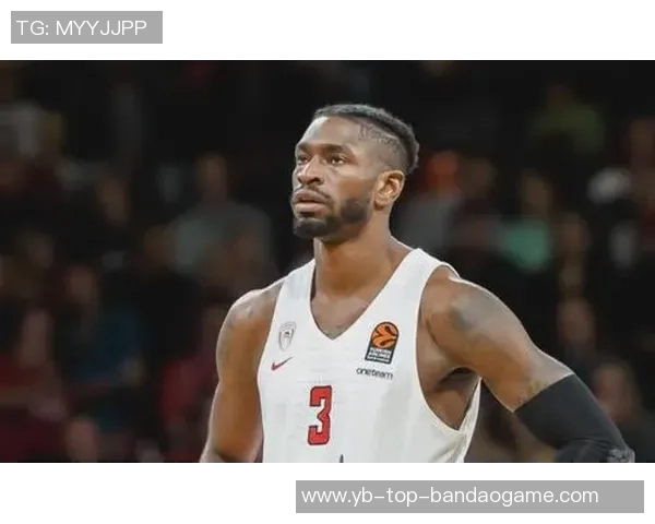 布兰登克拉克赛季首秀表现回顾6分3板1助1断5犯规引发关注